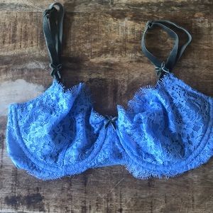 🔴 3 for $30 or $15 Victoria’s Secret periwinkle 32D lace bra